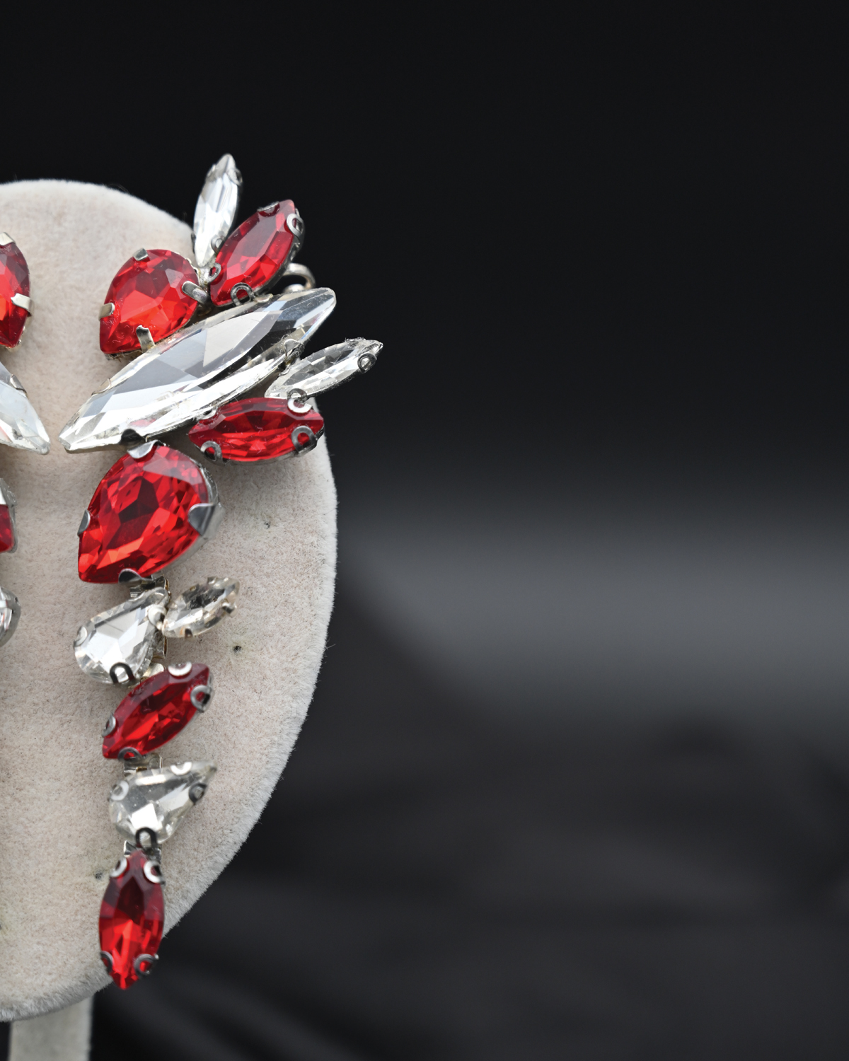 Висящи дълги обеци за бал "GLAMORATTI" ръчна изработка - Image 4